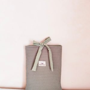 Funda tablet de tela waffle "Tilda" con lazo vichy - Salvia