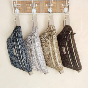 Riñonera Grande "Nashira" Animal Print